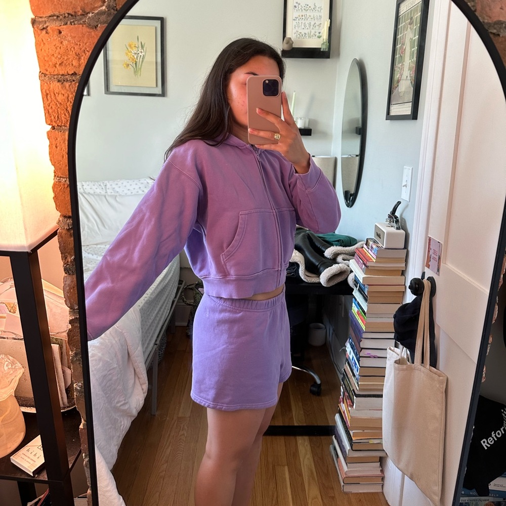 Aritzia TNA cropped zip up sweatshirt - Picture 2 of 3